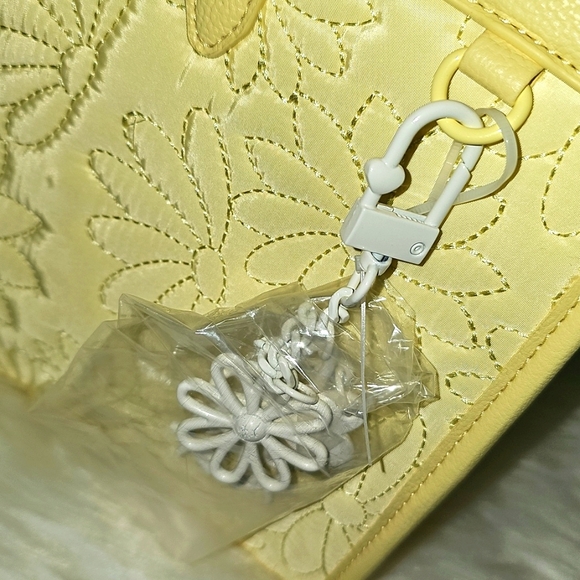 BETSEY JOHNSON XOBECA-N Yellow Satchel Purse Tote Bag Floral w Bag Charm 🌼 - Picture 15 of 17